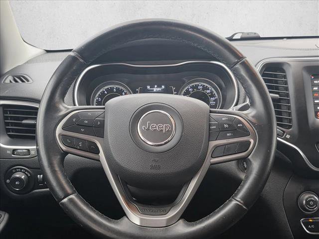 Used 2019 Jeep Cherokee Latitude Plus FWD image 14