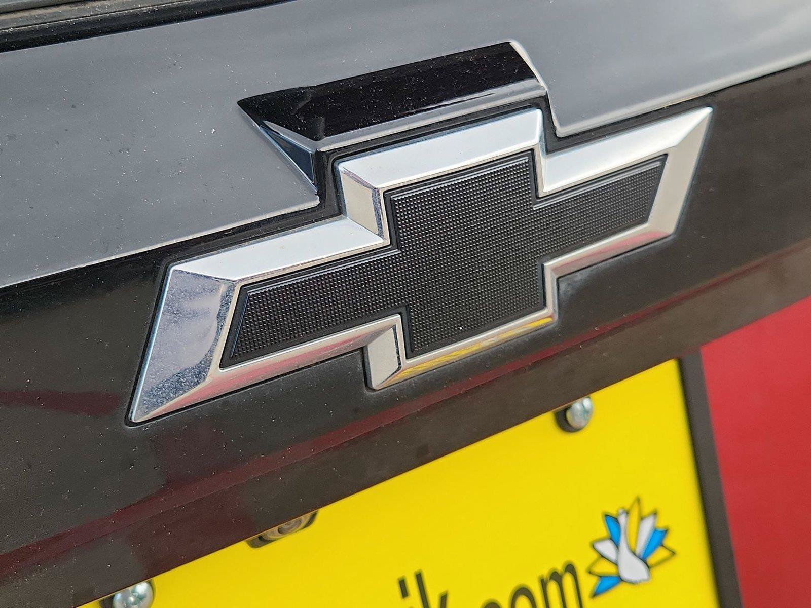 Used 2023 Chevrolet Bolt LT w/ Infotainment Package FWD image 29