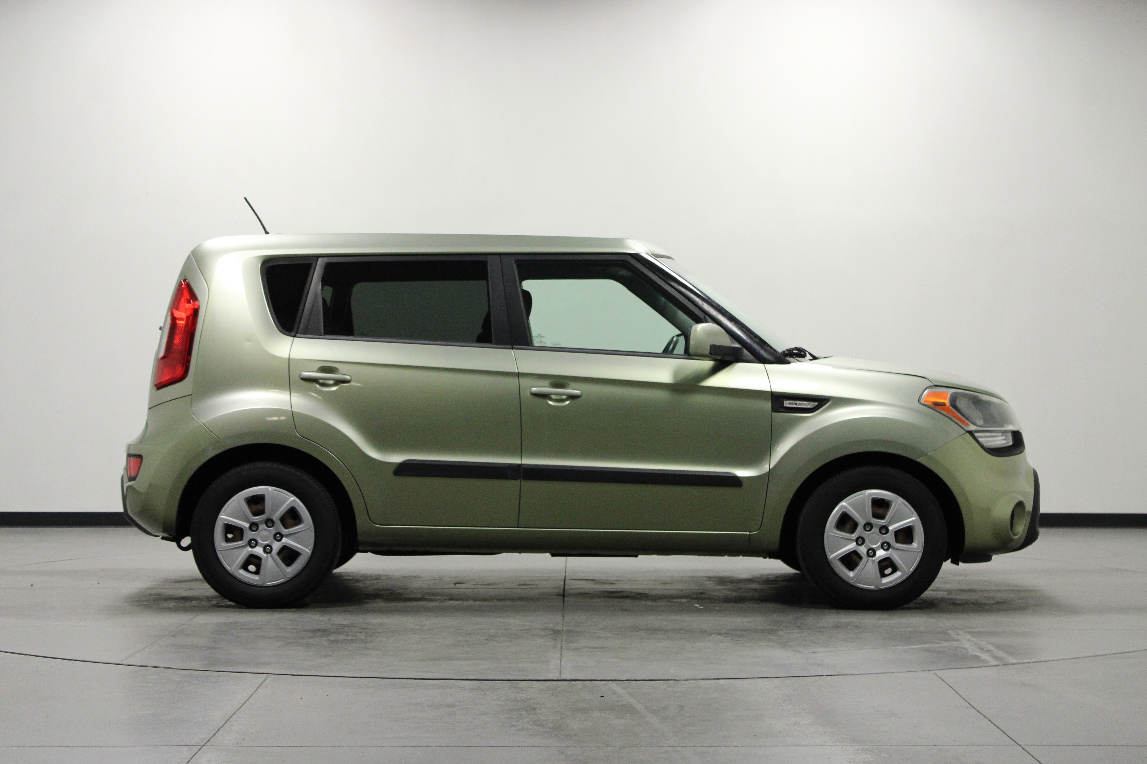 Used 2012 Kia Soul FWD image 3