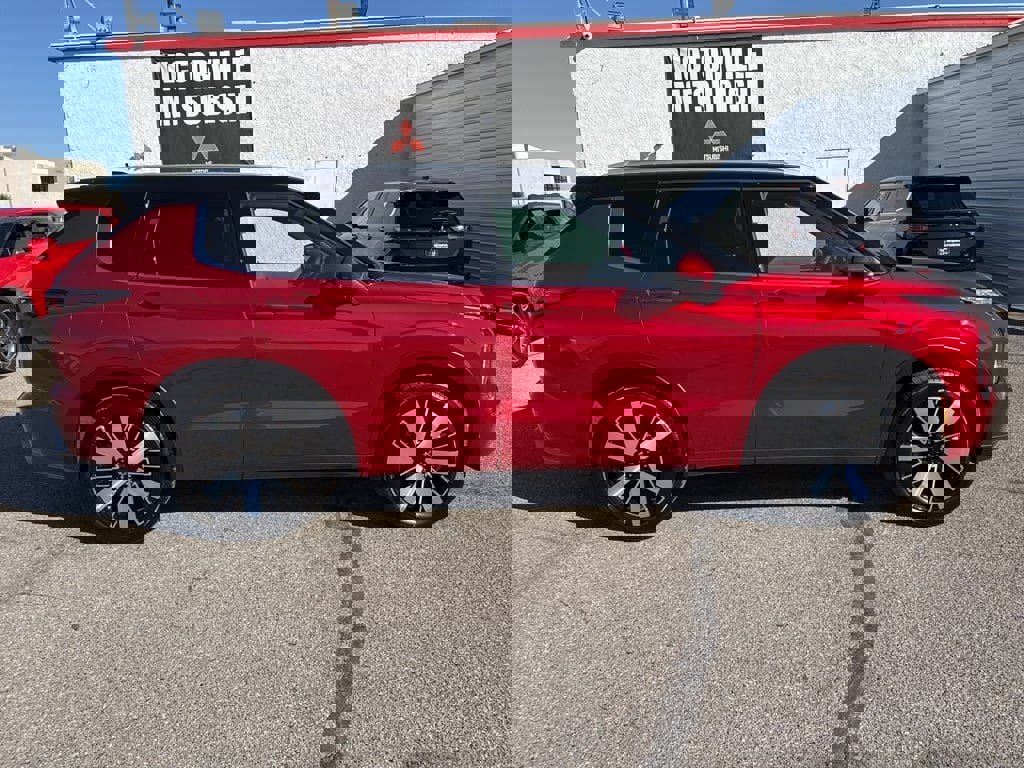 New 2025 Mitsubishi Outlander SEL image 8