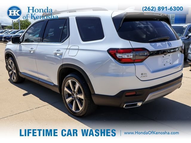 Certified 2025 Honda Pilot Elite image 3