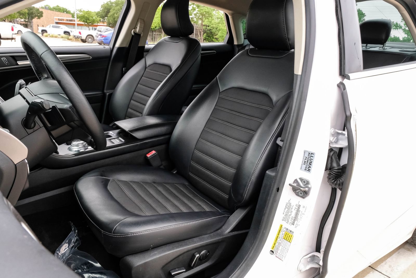 Used 2017 Ford Fusion SE w/ Equipment Group 201A FWD image 37