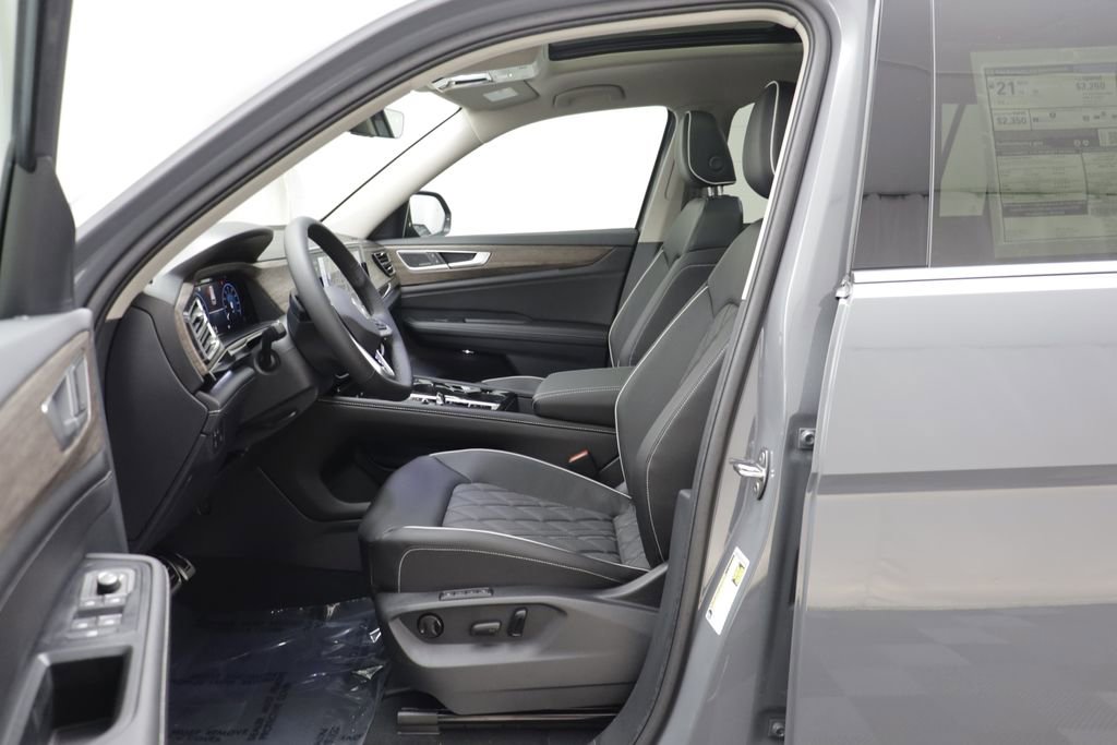 New 2026 Volkswagen Atlas SEL Premium R-Line AWD/4WD image 6
