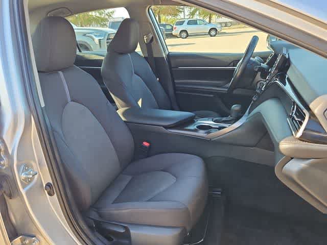 Used 2022 Toyota Camry LE FWD image 19