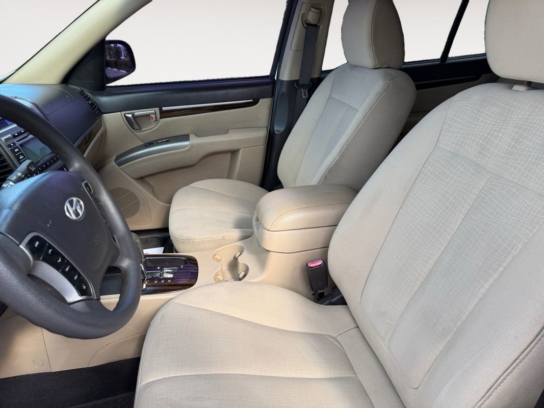 Used 2011 Hyundai Santa Fe GLS image 9