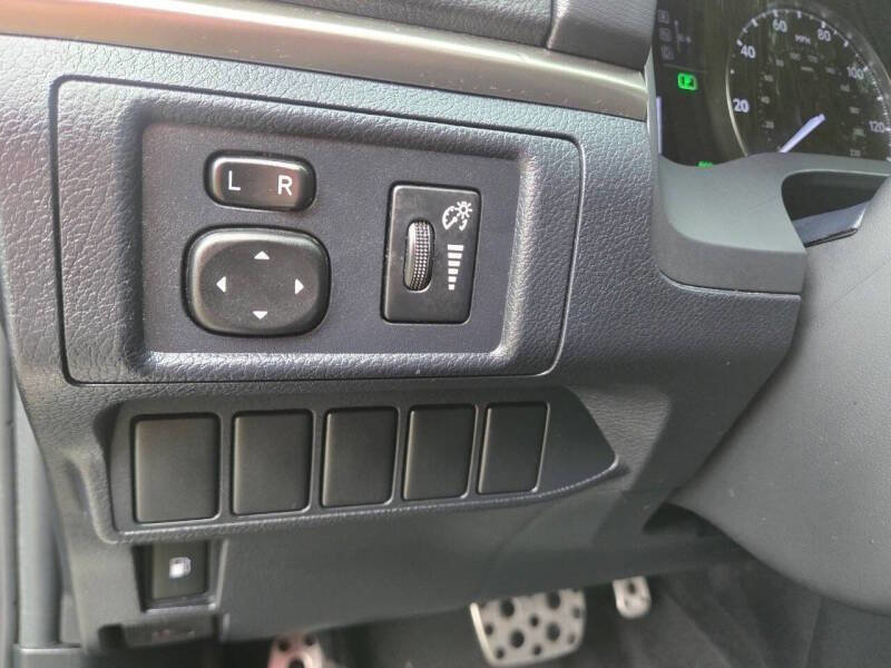 Used 2014 Lexus CT 200h w/ F Sport w/Nuluxe Interior image 24