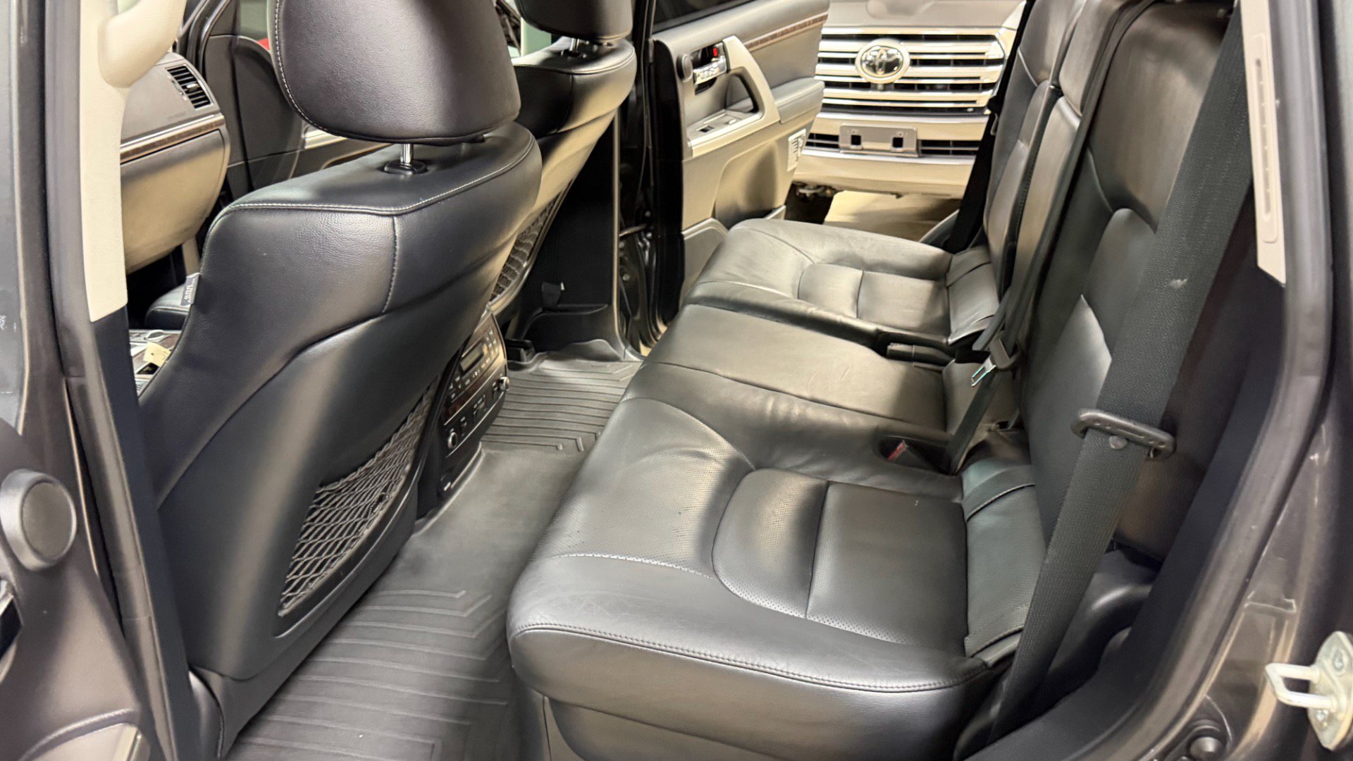 Used 2014 Toyota Land Cruiser AWD/4WD image 30