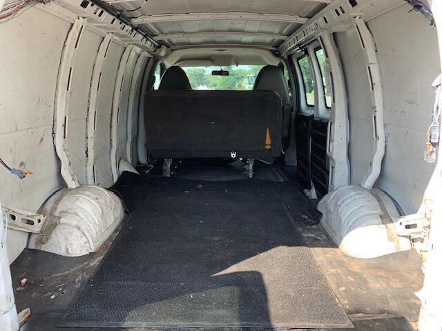 Used 2014 GMC Savana 1500 image 16