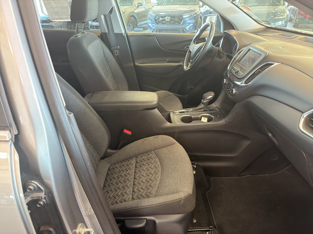 Used 2023 Chevrolet Equinox LT w/ Driver Convenience Package AWD/4WD image 17