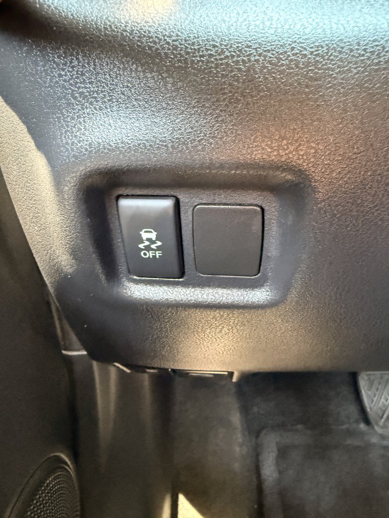 Used 2015 Nissan Versa Note FWD image 30
