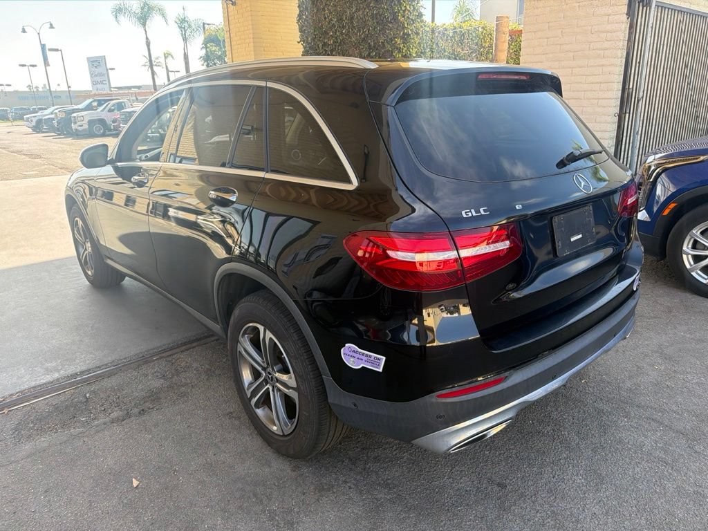 Used 2019 Mercedes-Benz GLC 350e 4MATIC image 4