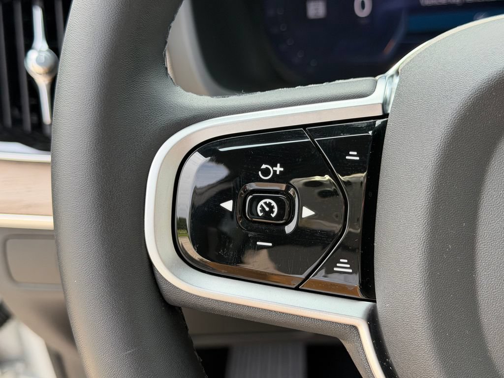 New 2026 Volvo XC90 B6 Plus w/ Protection Package Premier AWD/4WD image 20
