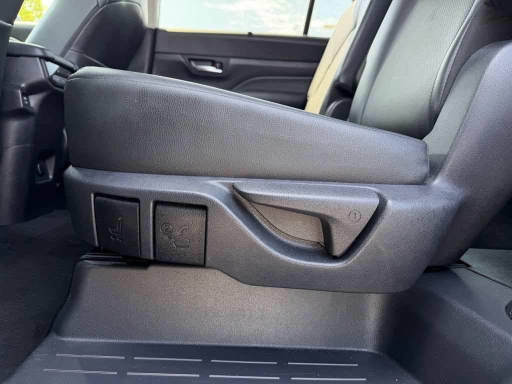 Used 2025 Toyota Grand Highlander AWD image 40