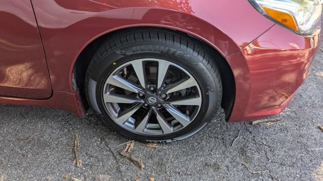Used 2017 Nissan Altima 2.5 SV w/ Convenience Package FWD image 10