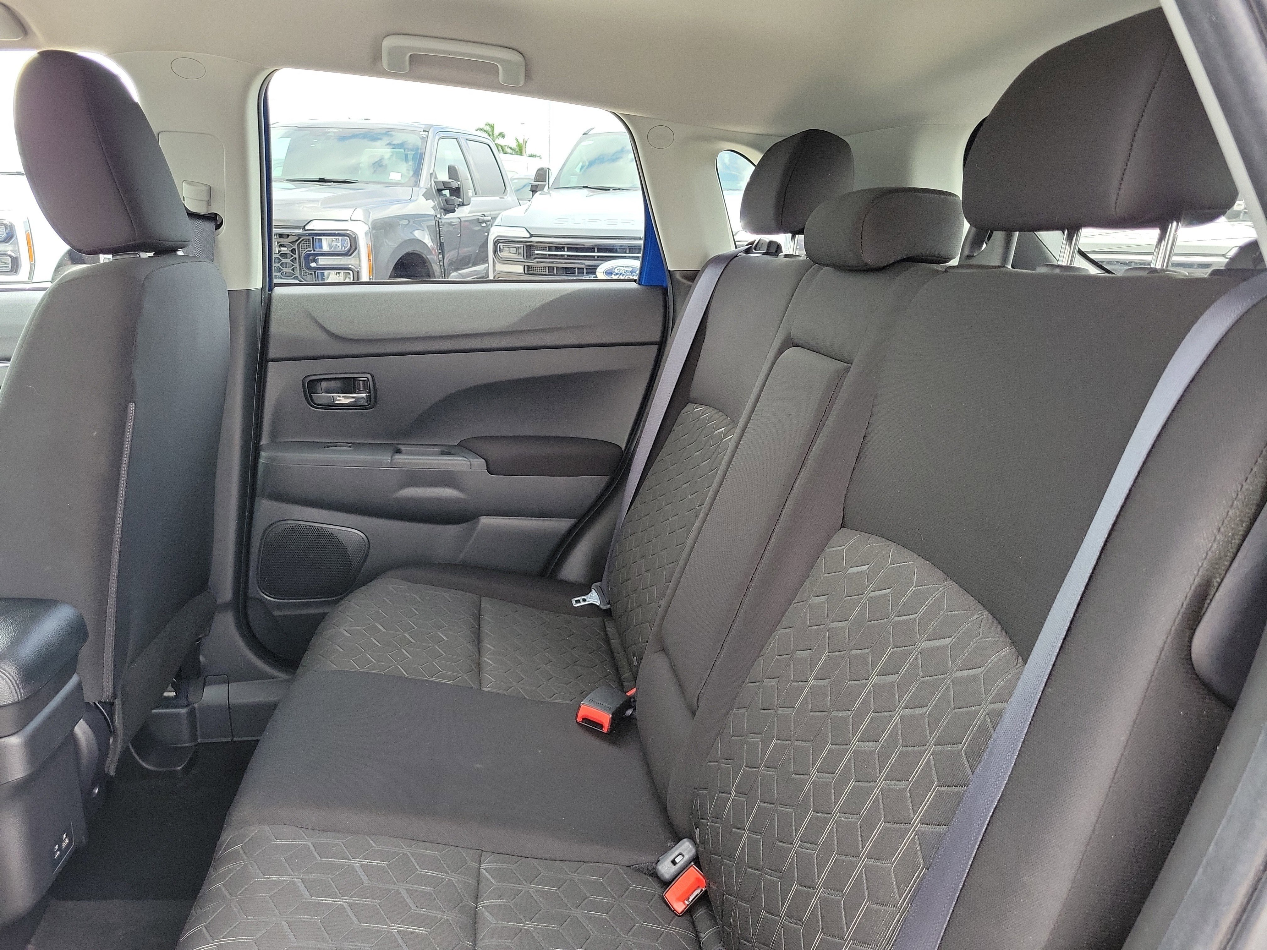 Used 2025 Mitsubishi Outlander Sport LE AWD/4WD image 13