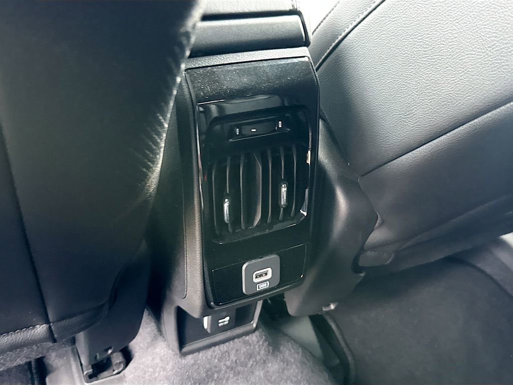 Used 2025 Jeep Compass Limited image 28