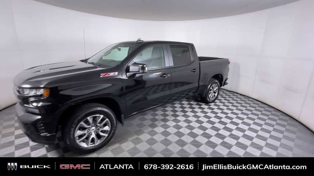 Used 2021 Chevrolet Silverado 1500 RST w/ LPO, Blackout Package image 4