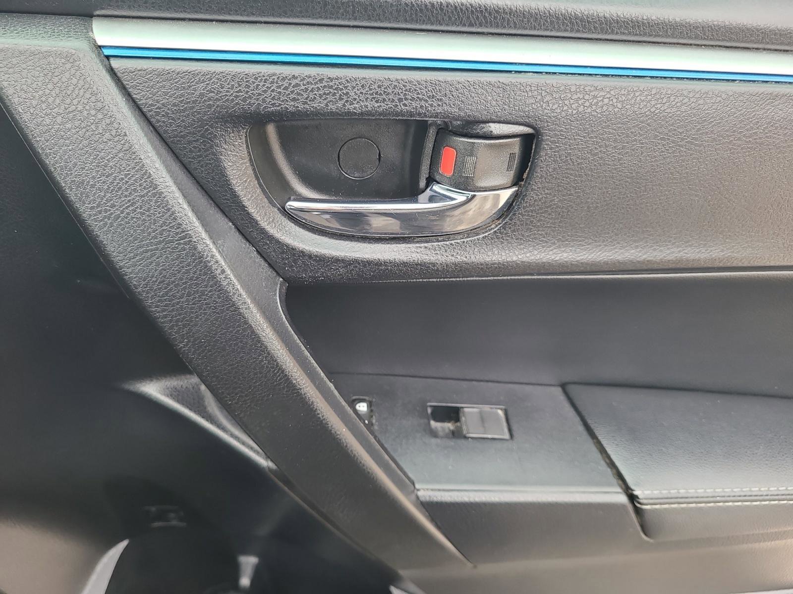 Used 2015 Toyota Corolla S FWD image 23