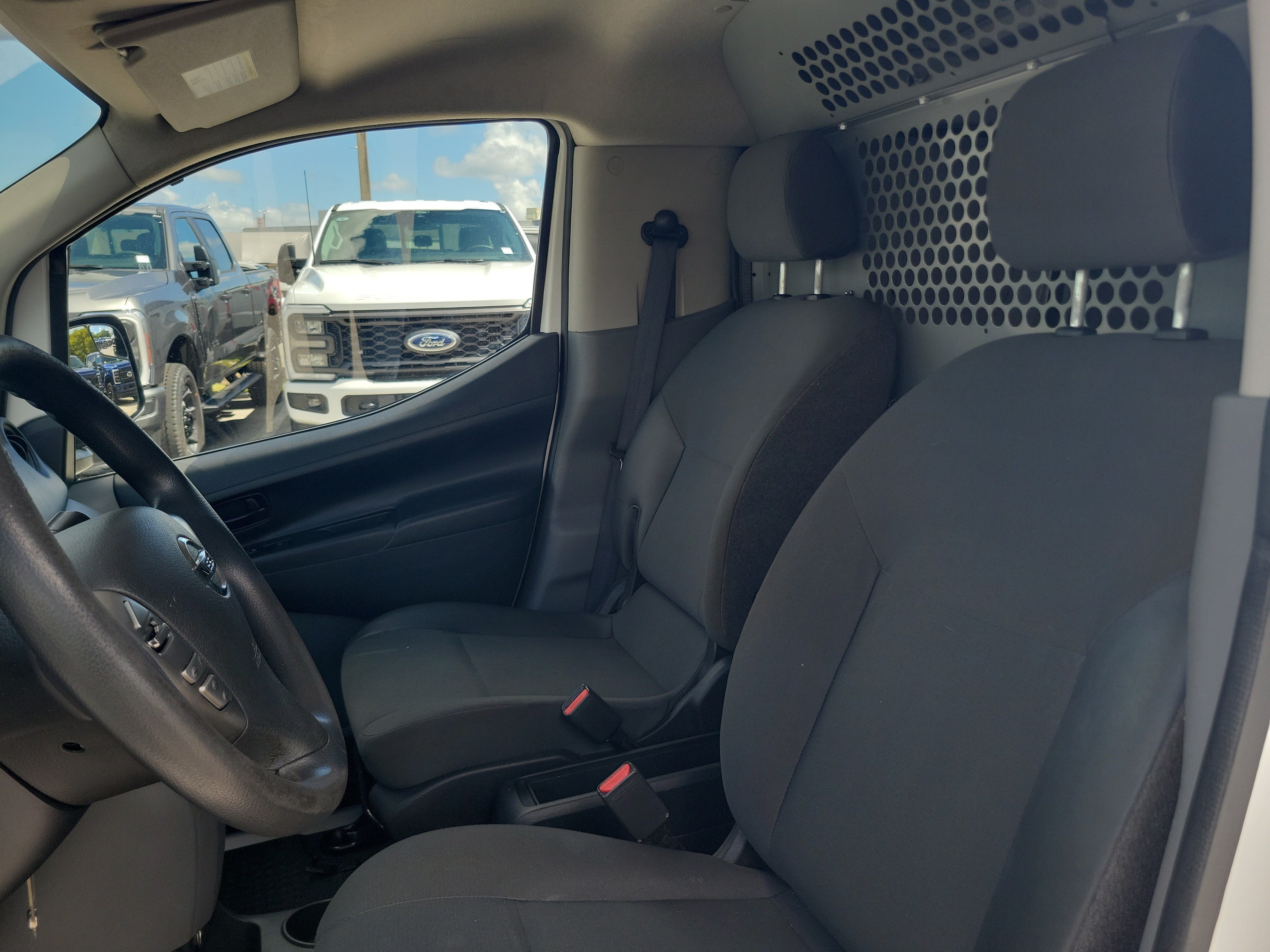 Used 2020 Nissan NV200 S FWD image 15