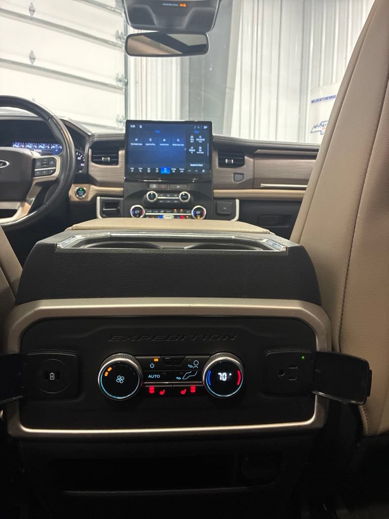 Used 2024 Ford Expedition Limited AWD/4WD image 34