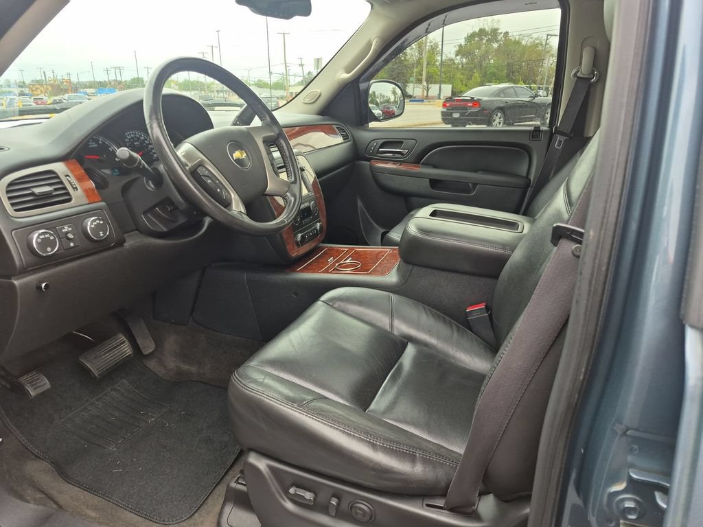 Used 2012 Chevrolet Avalanche LTZ AWD/4WD image 22