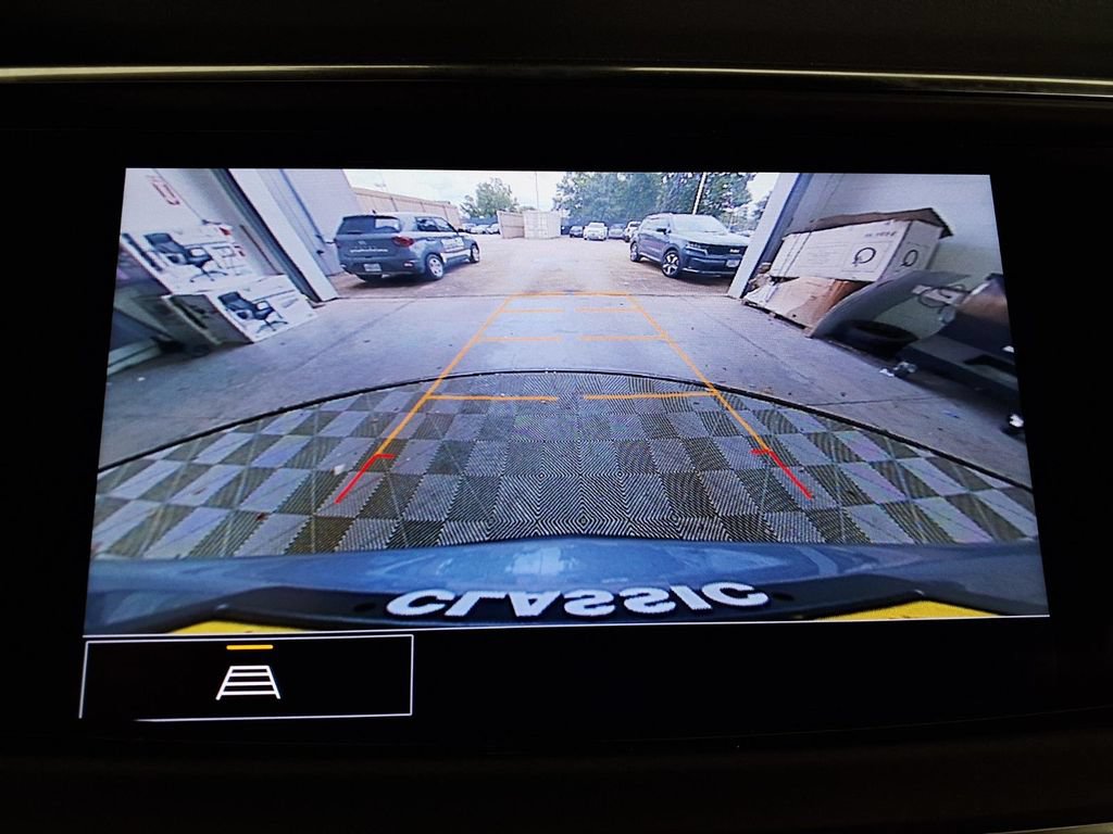 Used 2023 Buick Enclave Essence w/ Experience Buick Package FWD image 14
