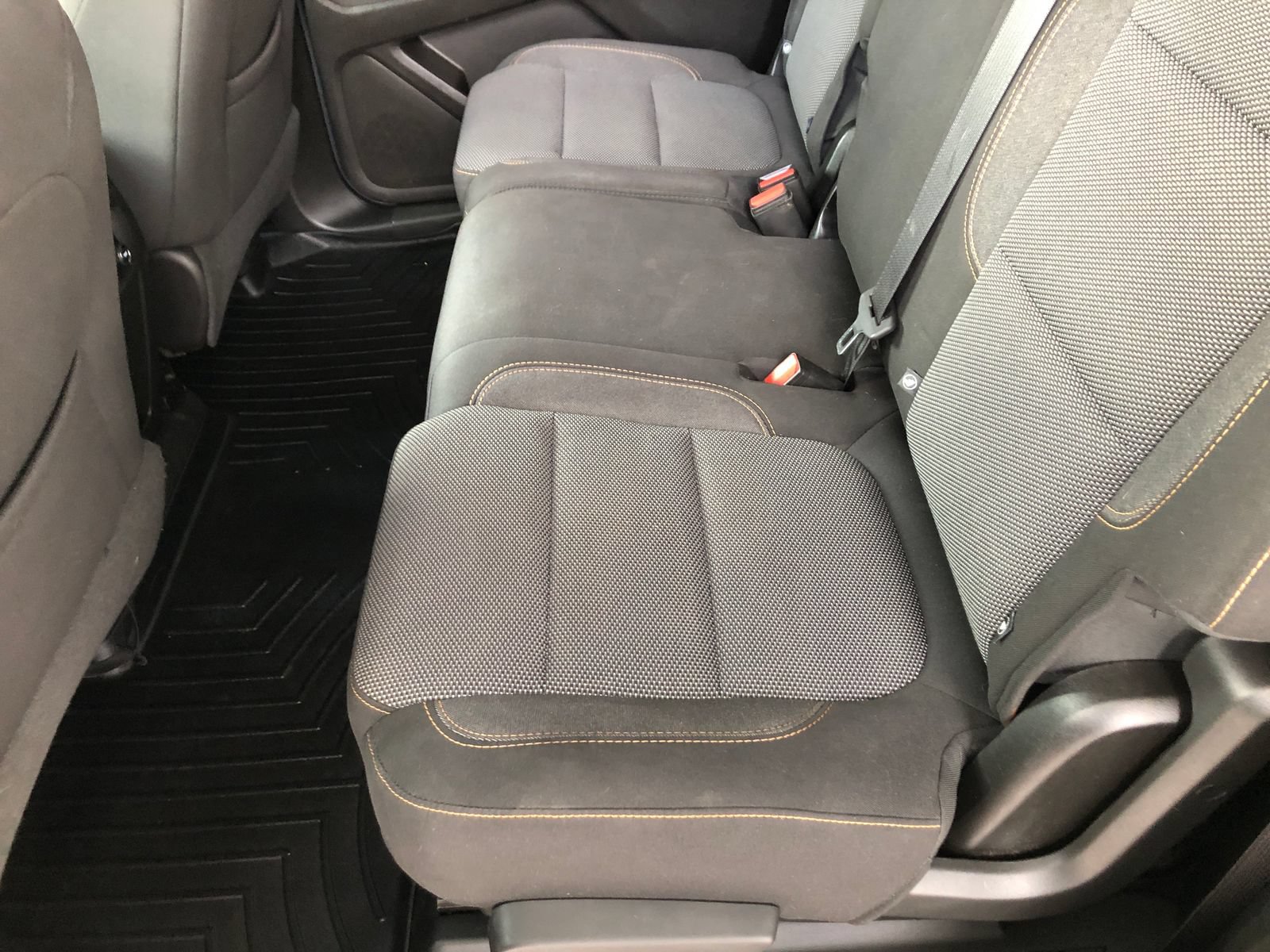 Used 2018 Chevrolet Traverse LS FWD image 14