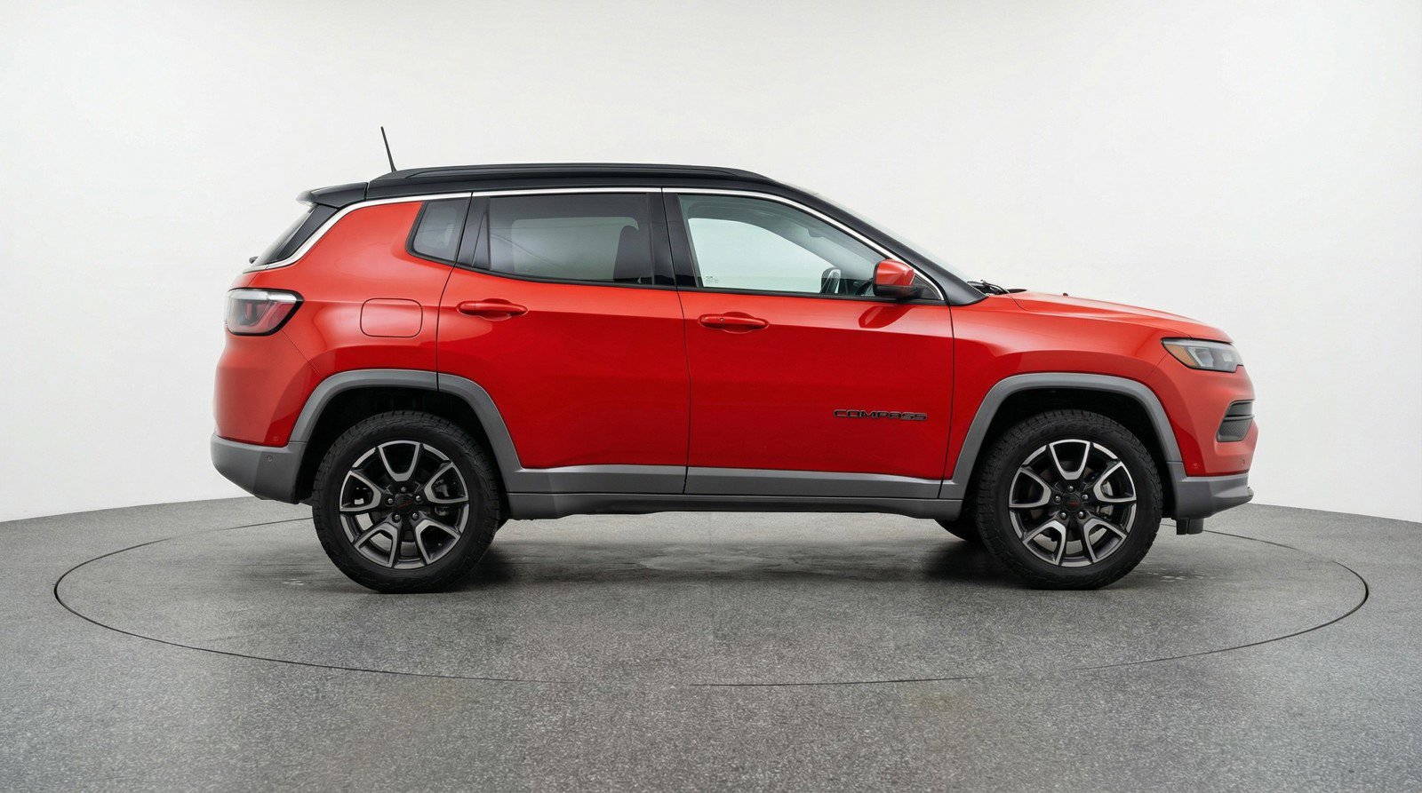 Used 2025 Jeep Compass Trailhawk image 11