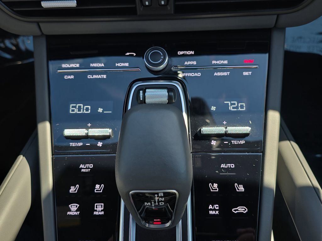 Used 2023 Porsche Cayenne GTS AWD/4WD image 27