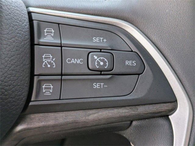 Used 2023 Jeep Grand Cherokee L Limited image 24