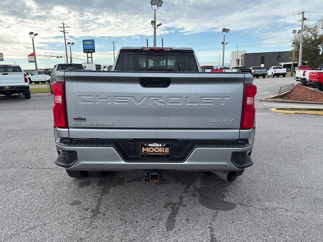 Used 2025 Chevrolet Silverado 3500 High Country w/ Technology Package image 2