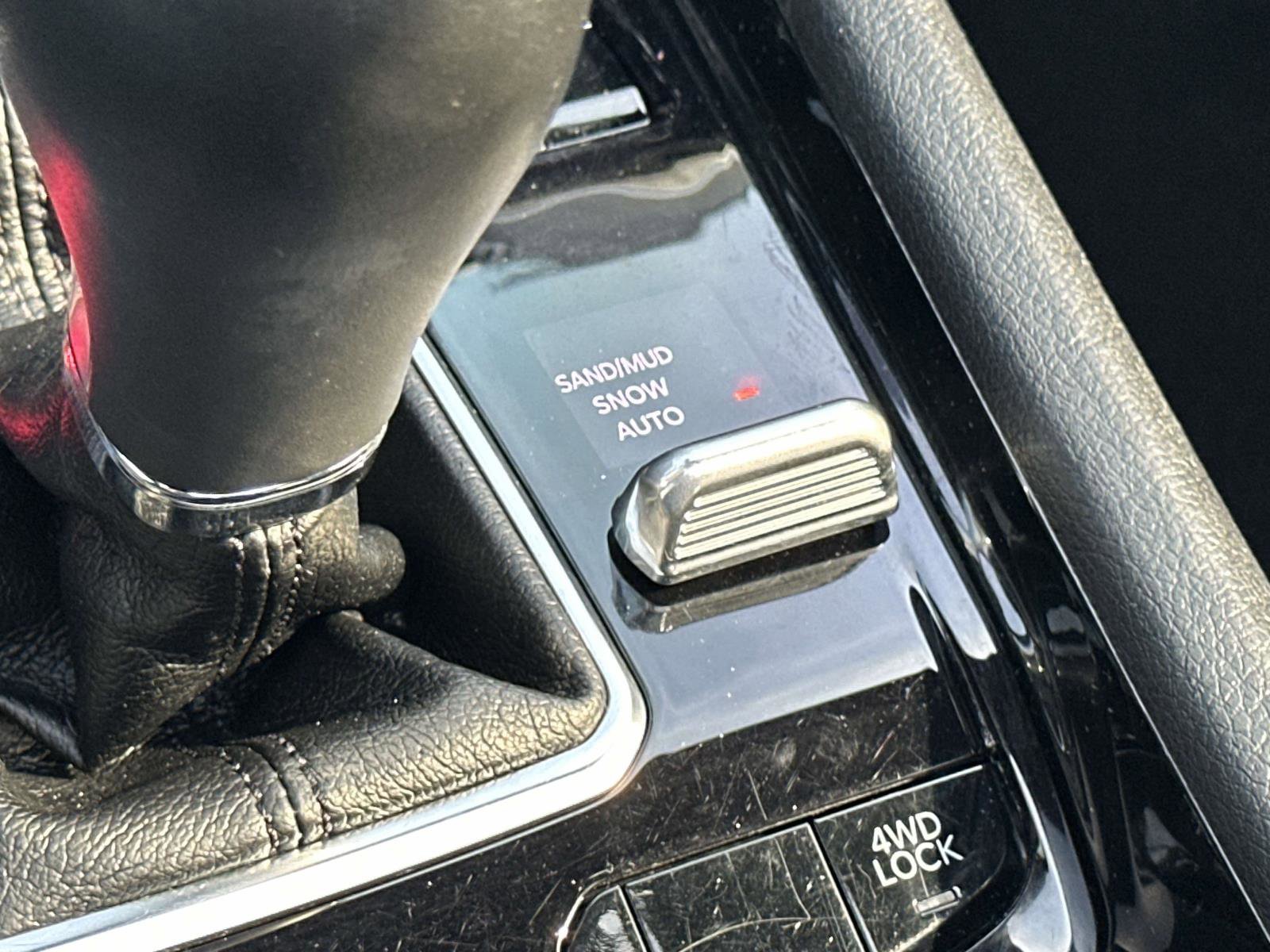 Used 2023 Jeep Compass High Altitude image 30