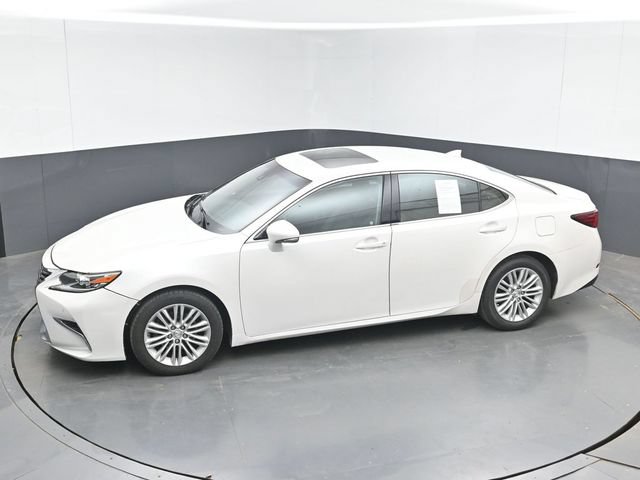 Used 2016 Lexus ES 350 w/ Premium Package w/Wood Trim FWD image 33