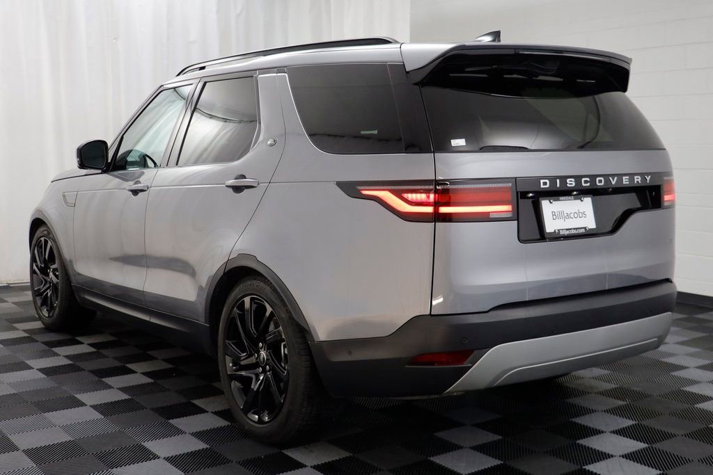 Used 2025 Land Rover Discovery S image 17