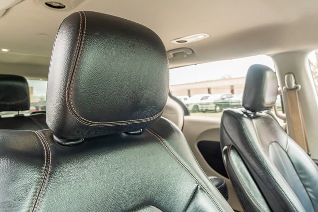 Used 2019 Chrysler Pacifica Touring-L FWD image 45