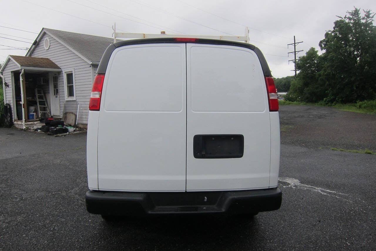 Used 2021 GMC Savana 2500 w/ Driver Convenience Package RWD image 4