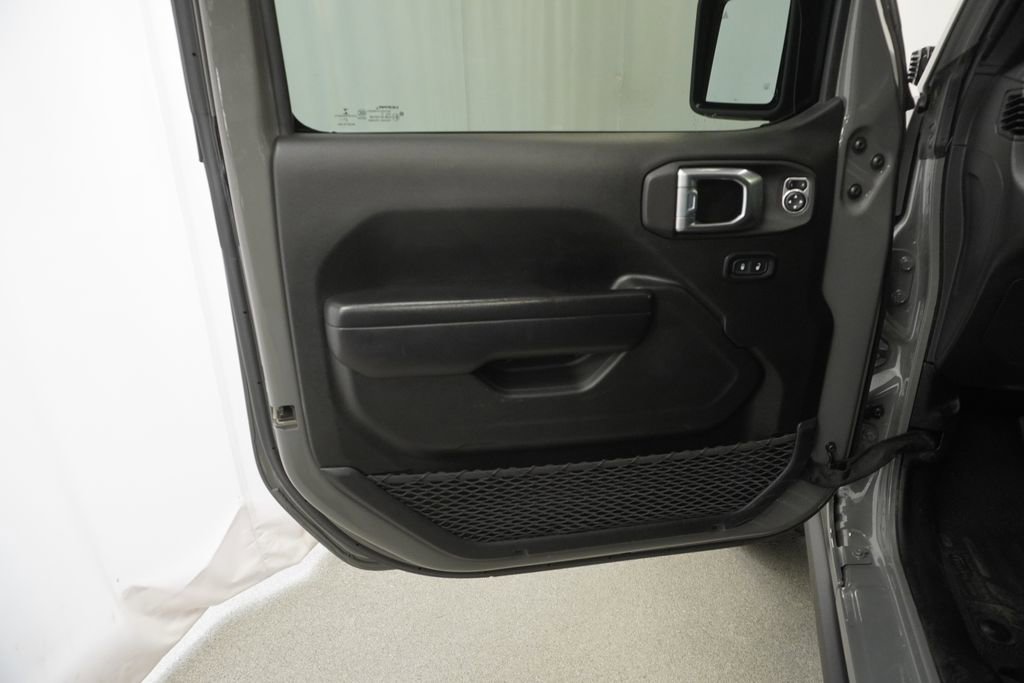 Used 2021 Jeep Gladiator Sport image 42
