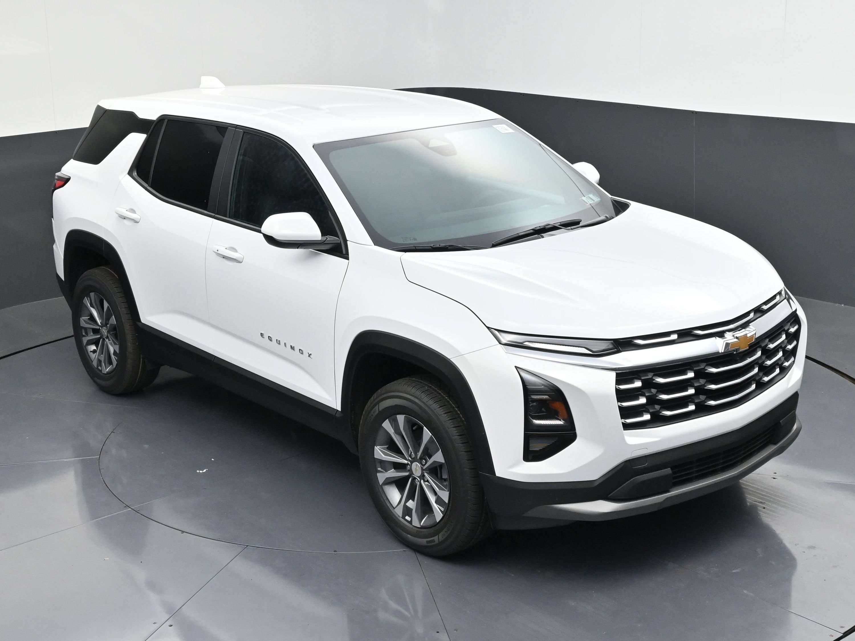 New 2027 Chevrolet Equinox LT w/ Convenience Package II FWD image 47