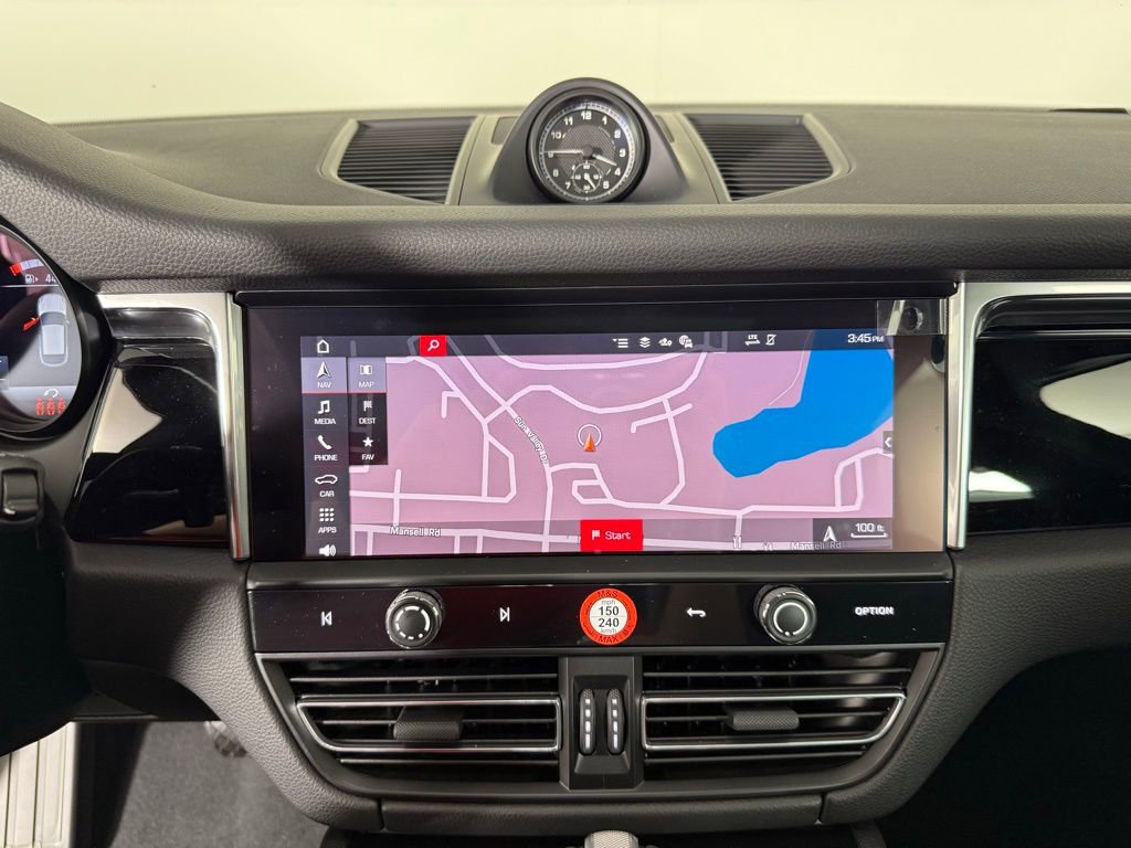 New 2026 Porsche Macan image 33