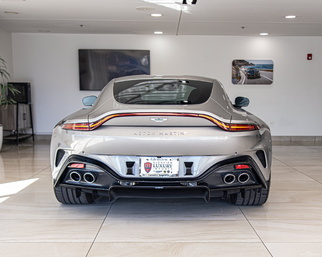 Used 2025 Aston Martin V8 Vantage Coupe RWD image 13