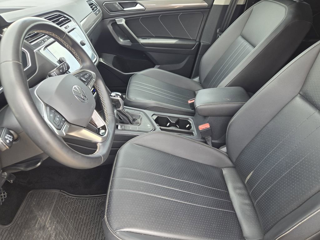 Used 2022 Volkswagen Tiguan SE FWD image 14