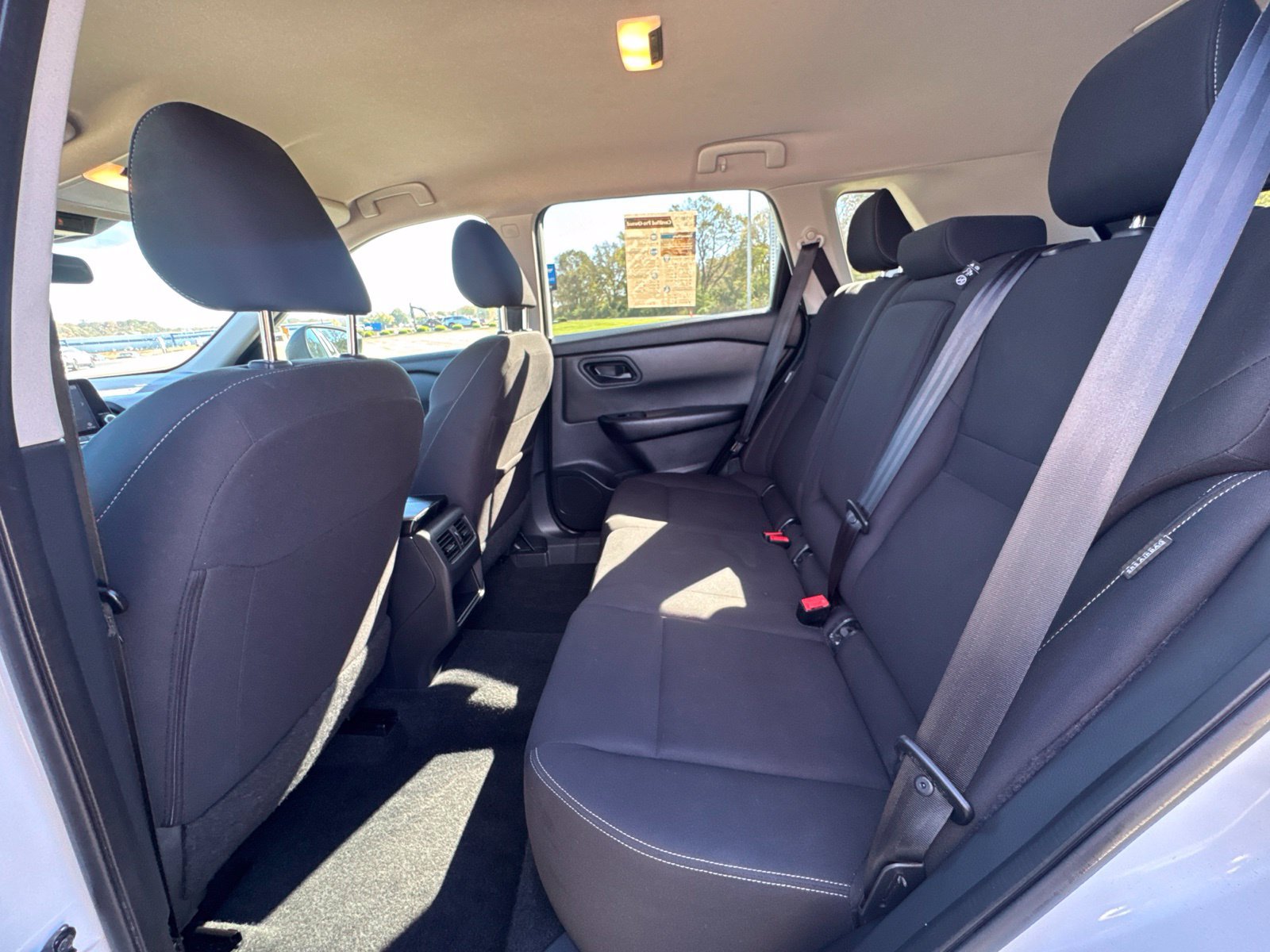 Used 2024 Nissan Rogue S AWD/4WD image 14