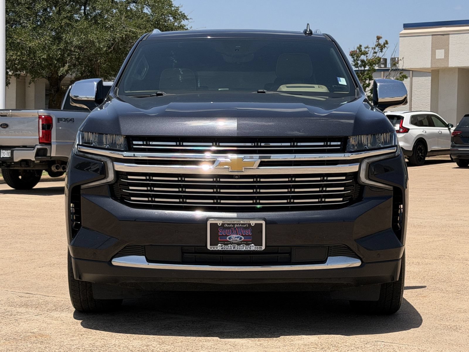 Used 2023 Chevrolet Suburban Premier RWD image 9