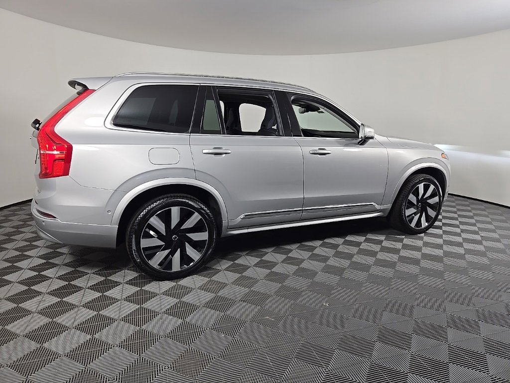 Certified 2025 Volvo XC90 T8 Plus image 6