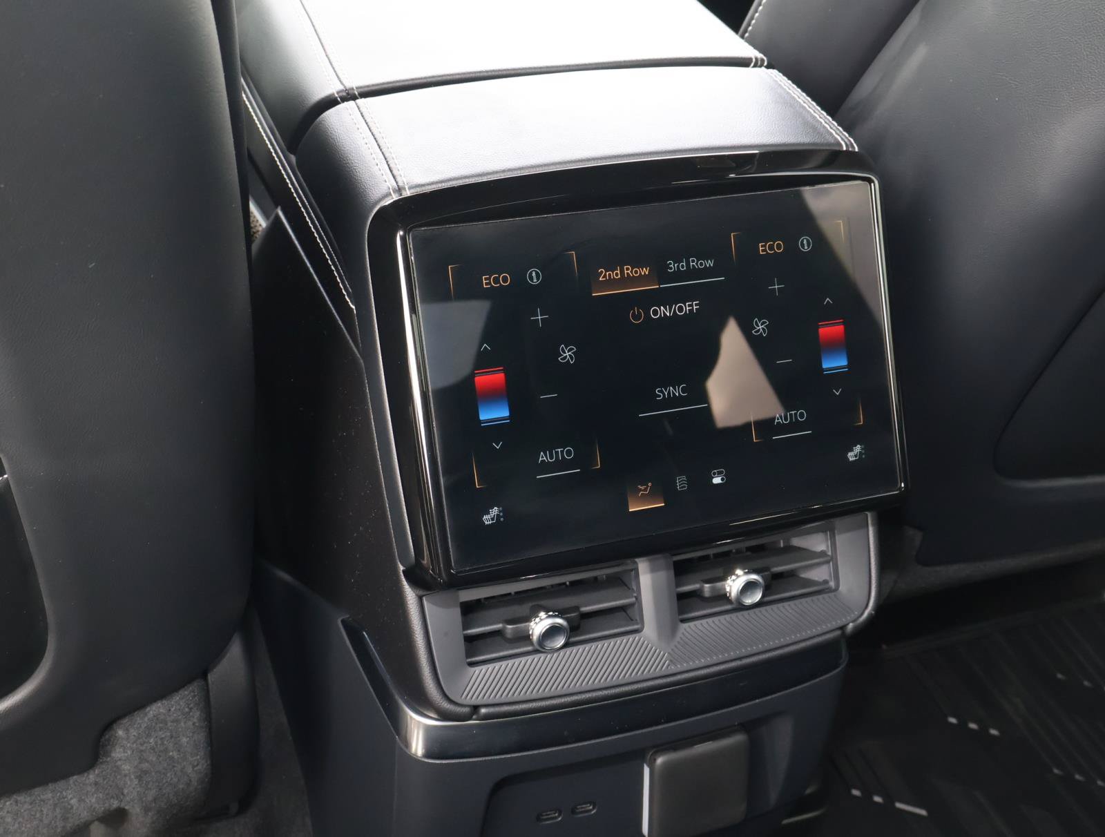 Certified 2027 Cadillac Vistiq Luxury AWD/4WD image 18