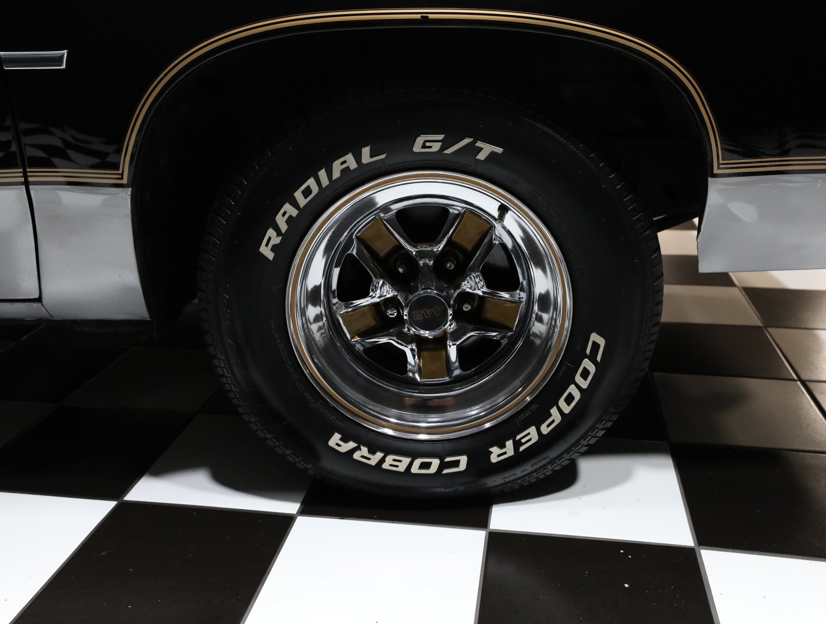 Used 1987 Oldsmobile Cutlass Supreme Salon RWD image 31