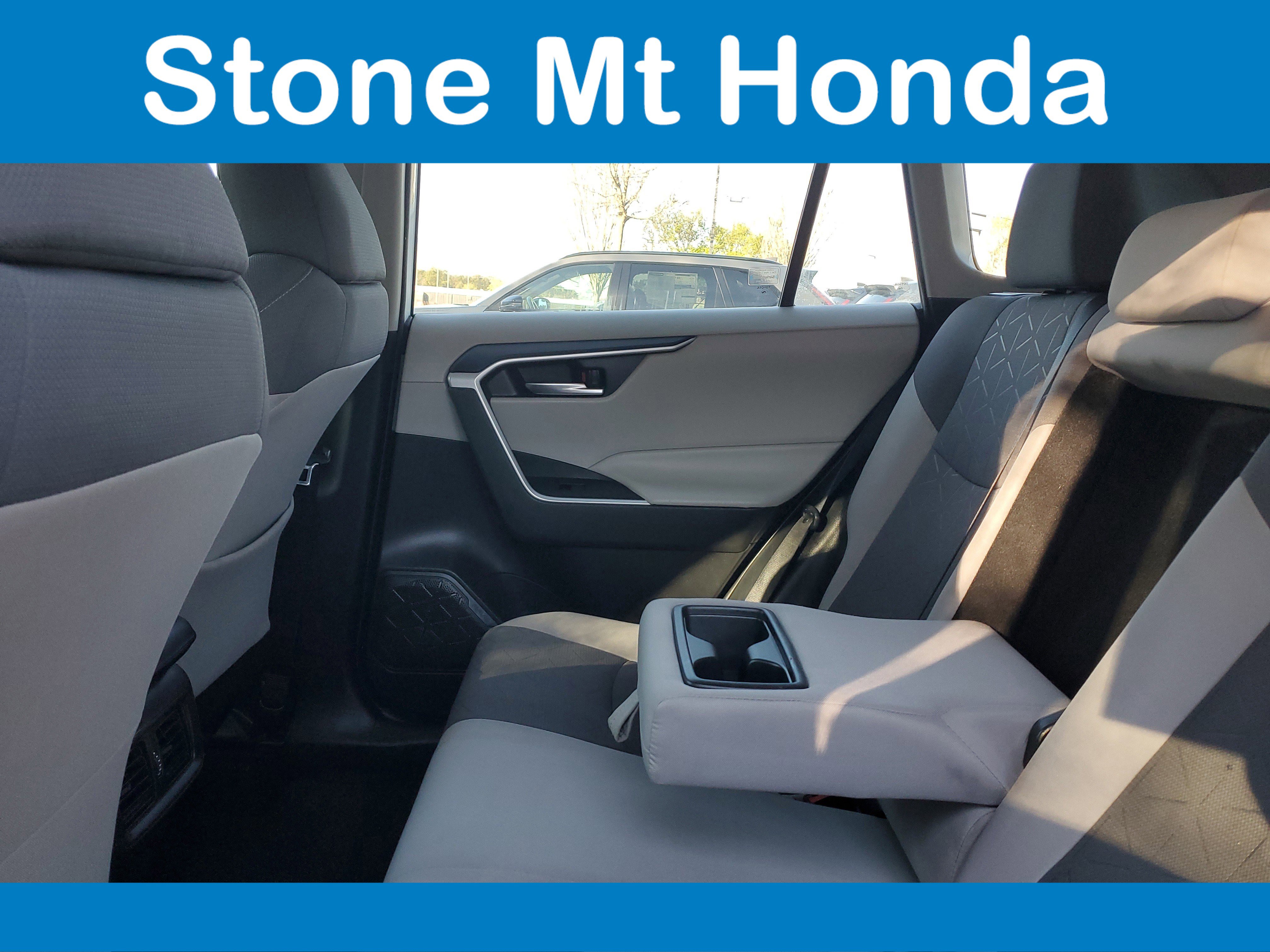 Used 2021 Toyota RAV4 XLE image 11