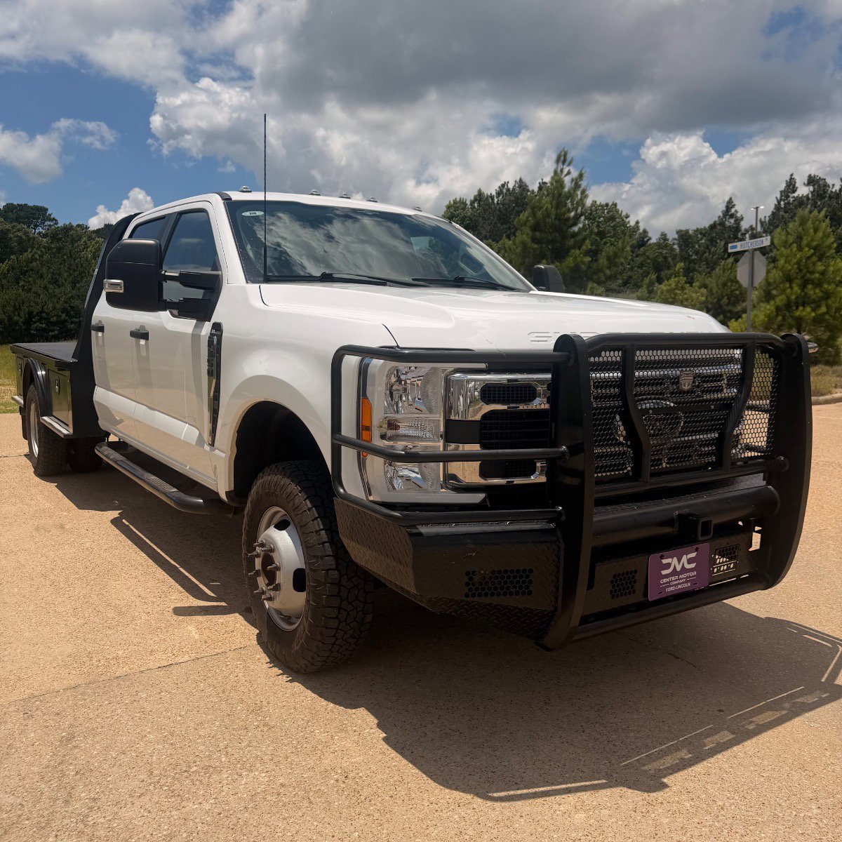 Used 2023 Ford F350 XL w/ XL Chrome Package AWD/4WD image 3
