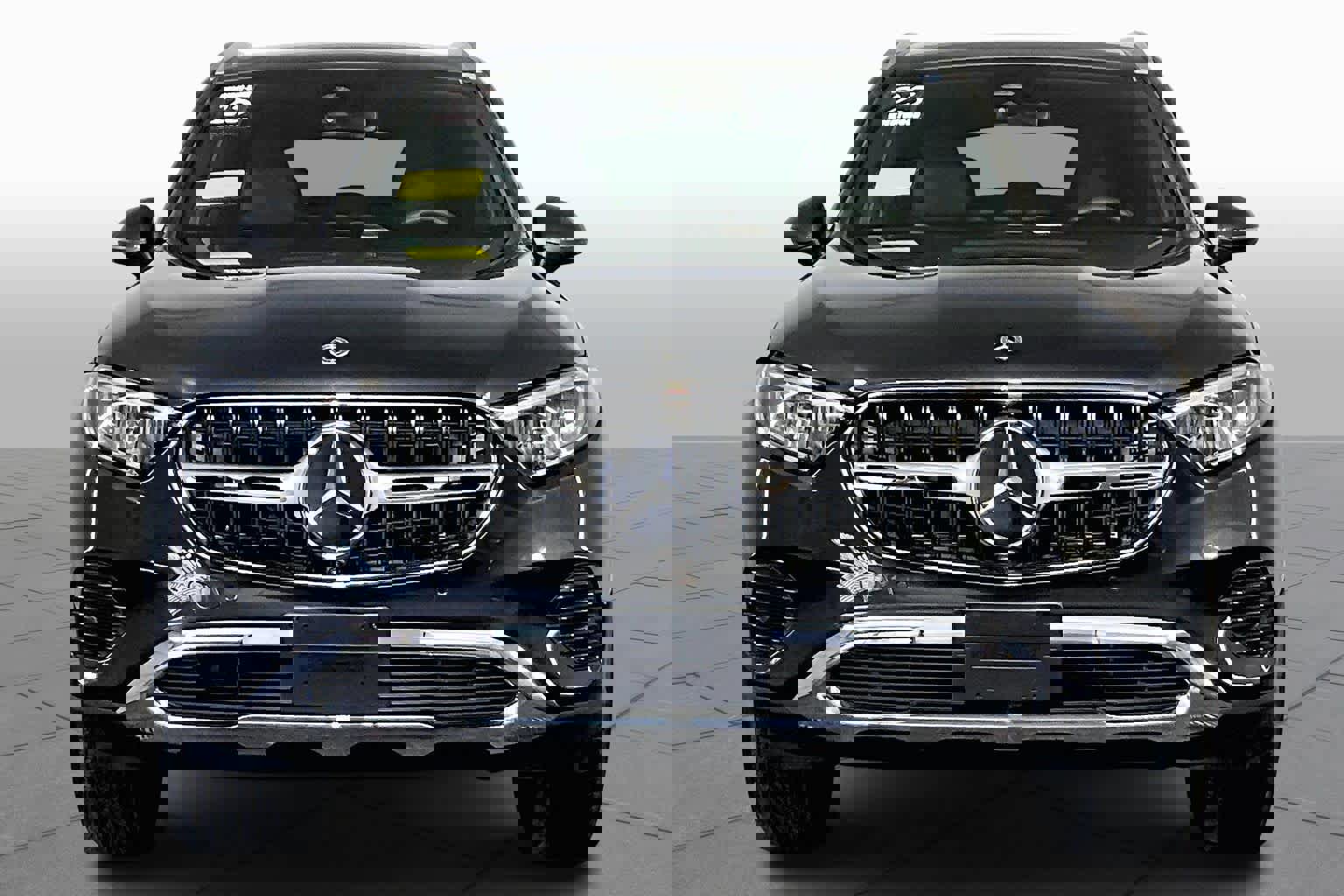 Used 2025 Mercedes-Benz GLC 300 4MATIC image 5