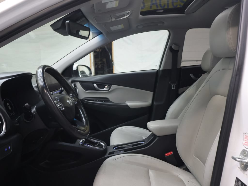 Used 2022 Hyundai Kona Limited FWD image 16